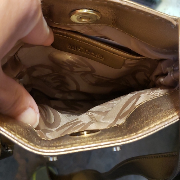 Authentic Michael Kors bronze cross body bag - Picture 4 of 5